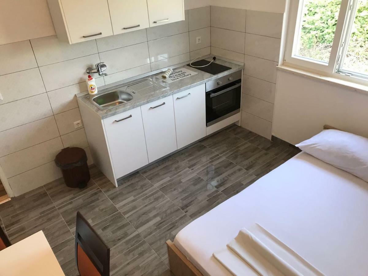 Apartmani Urlic Sreser Εξωτερικό φωτογραφία