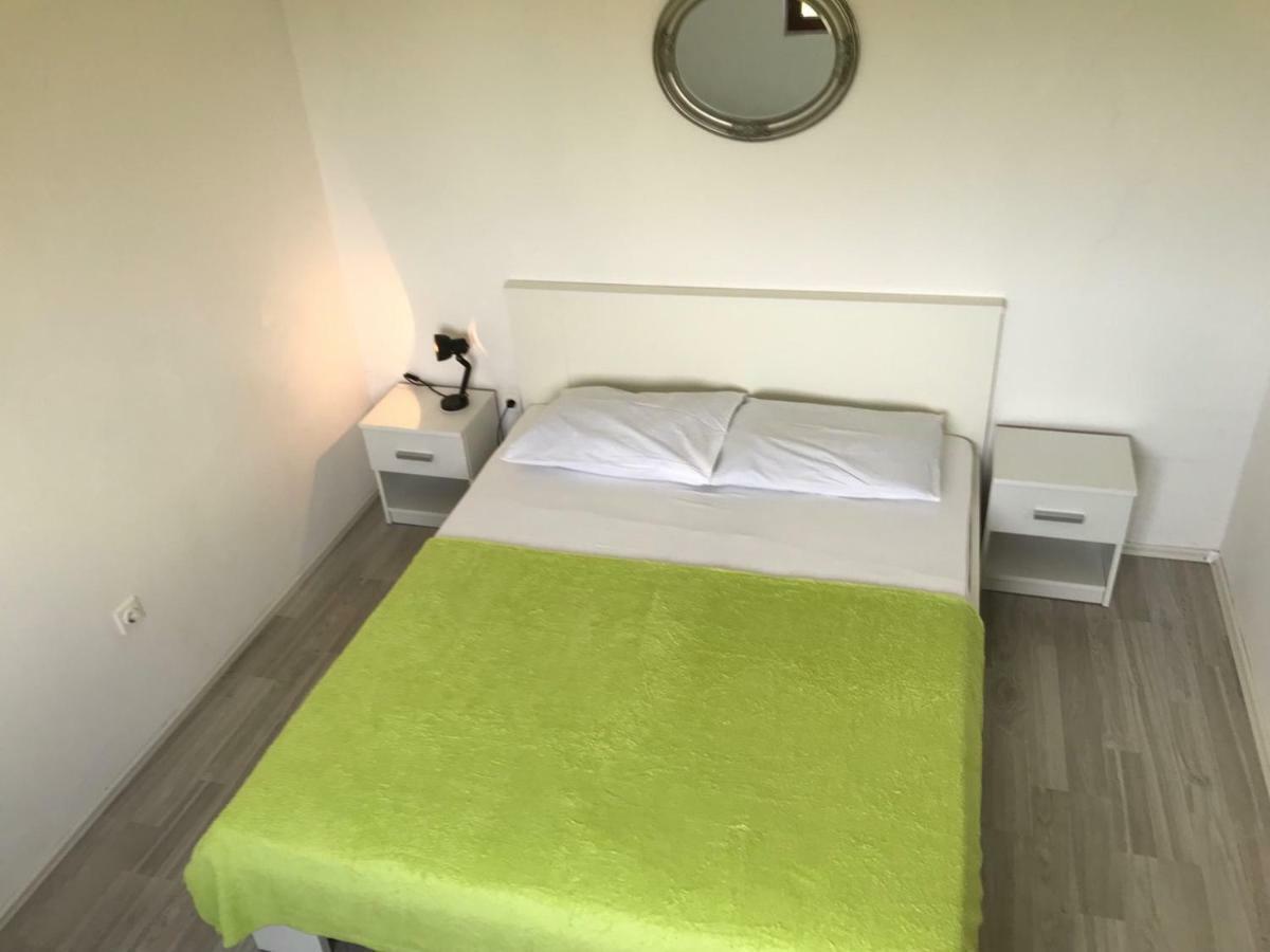 Apartmani Urlic Sreser Εξωτερικό φωτογραφία